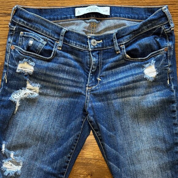 Abercrombie & Fitch Perfect Stretch, Low Rise Distressed Cropped Jeans Size 28 - Picture 3 of 12